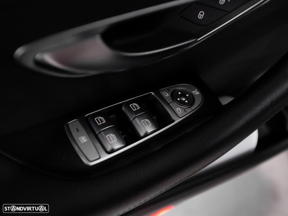Mercedes-Benz E 300 de 9G-TRONIC AMG Line - 19