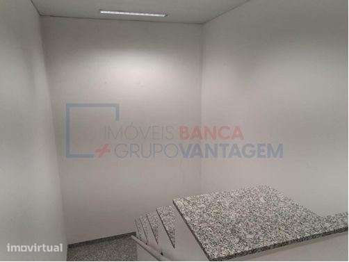 Loja de Comércio de Rua no Centro da Póvoa de Varzim | 550.000 € - Grande imagem: 3/10