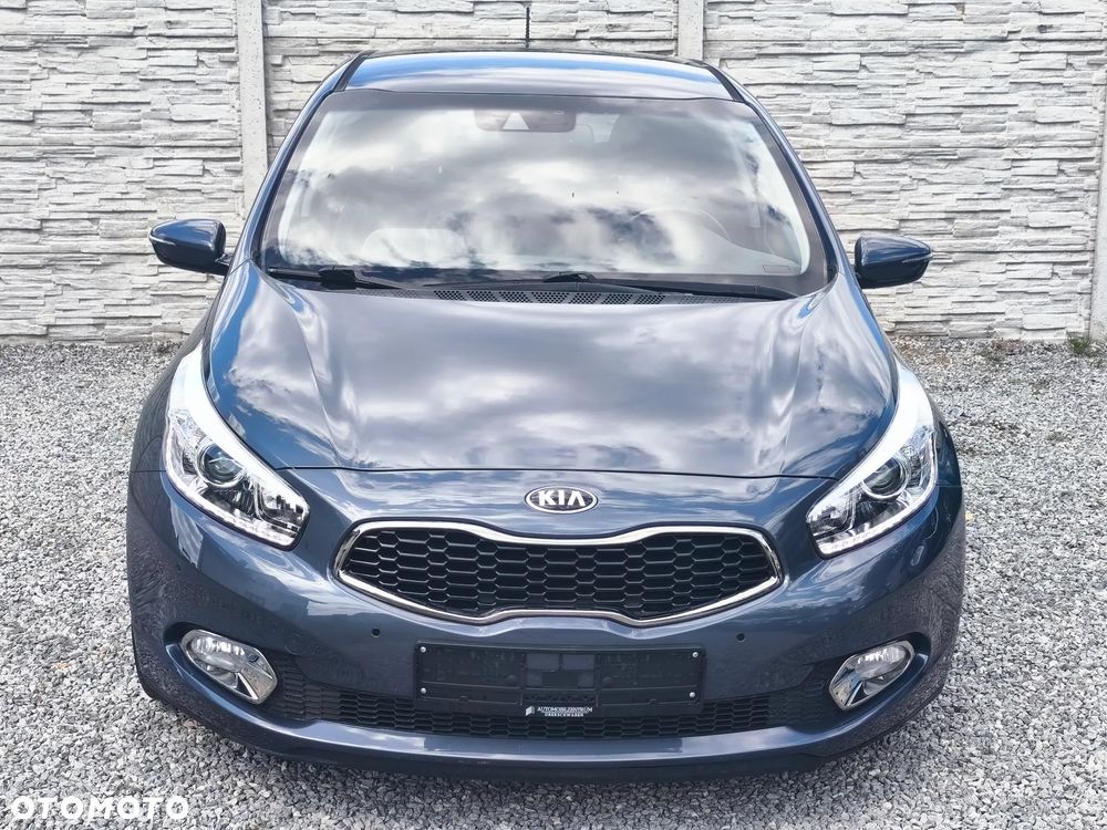 Kia Ceed 1.6 GDI DCT Platinum Edition - 23