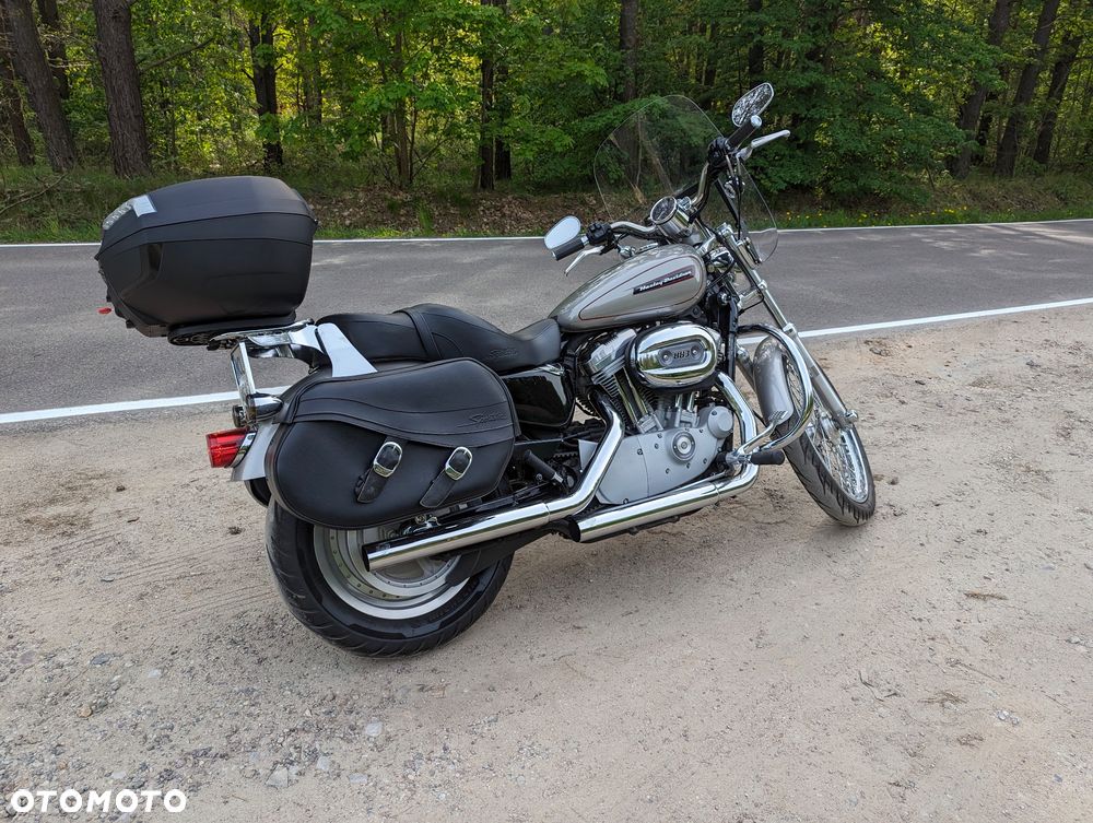 Harley-Davidson Sportster Custom 883C - 2