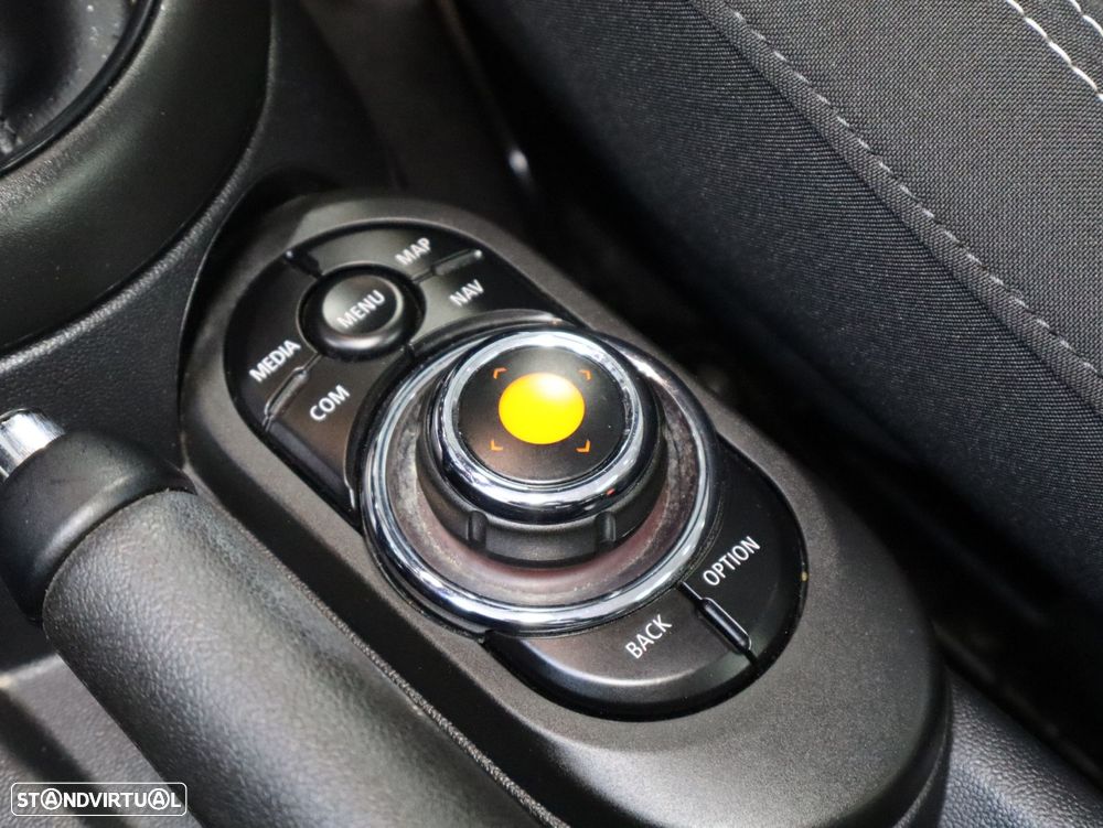 MINI Cabrio Cooper Premium Plus JCW Auto - 20