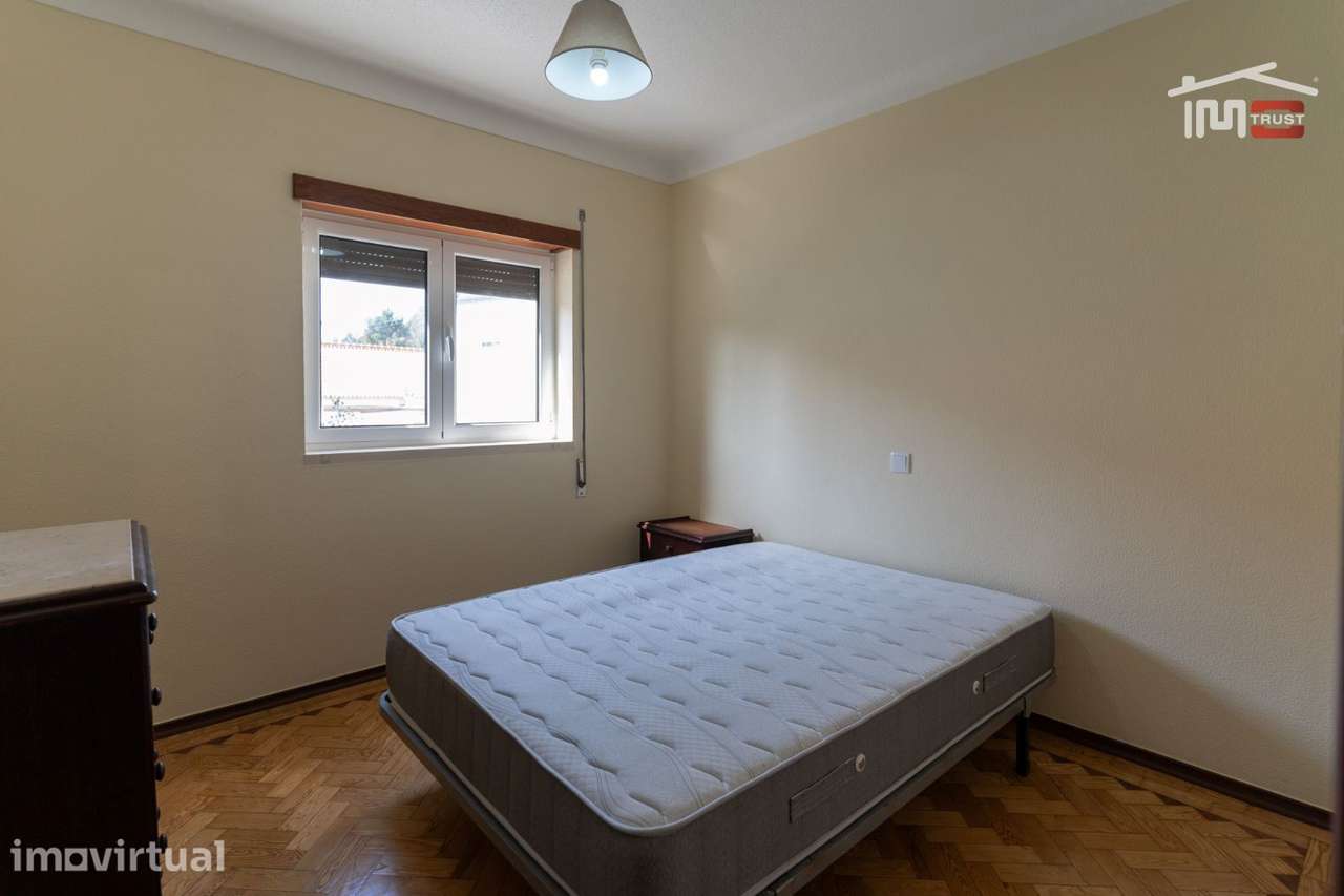 MORADIA T3 MOBILADA COM GARAGEM TERRAÇO E TERRENO DE CULTIVO E MOIT... - Grande imagem: 5/25