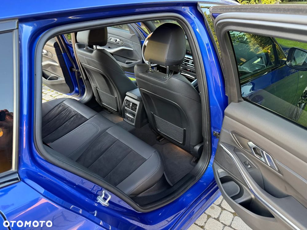 BMW Seria 3 320d xDrive M Sport Sport - 32