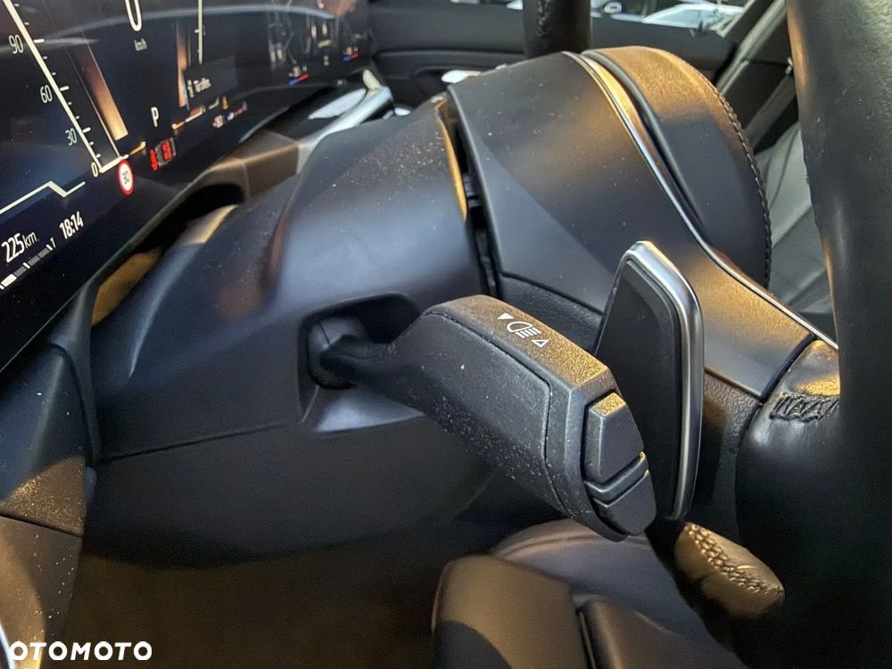 BMW Seria 3 320i Advantage sport - 32