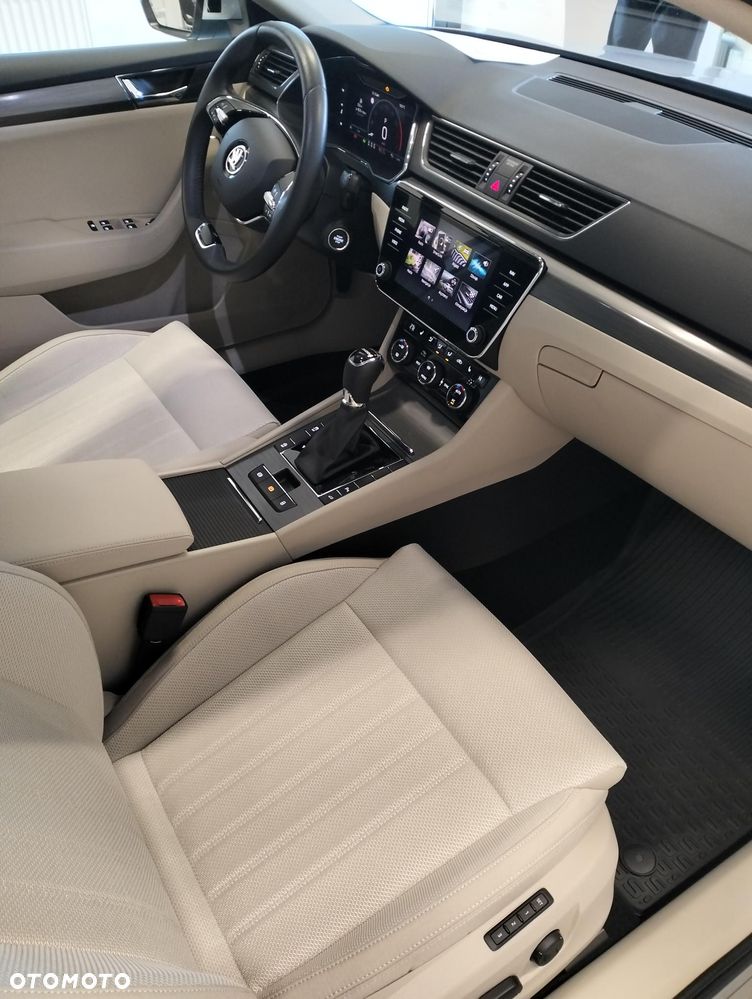 Skoda Superb 2.0 TSI Style DSG - 17