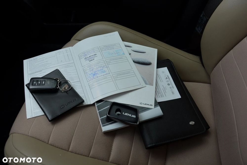 Lexus IS 200t / 300 Prestige - 8
