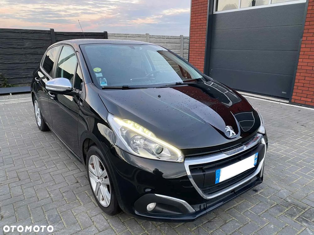 Peugeot 208 1.6 BlueHDi Allure S&S - 19
