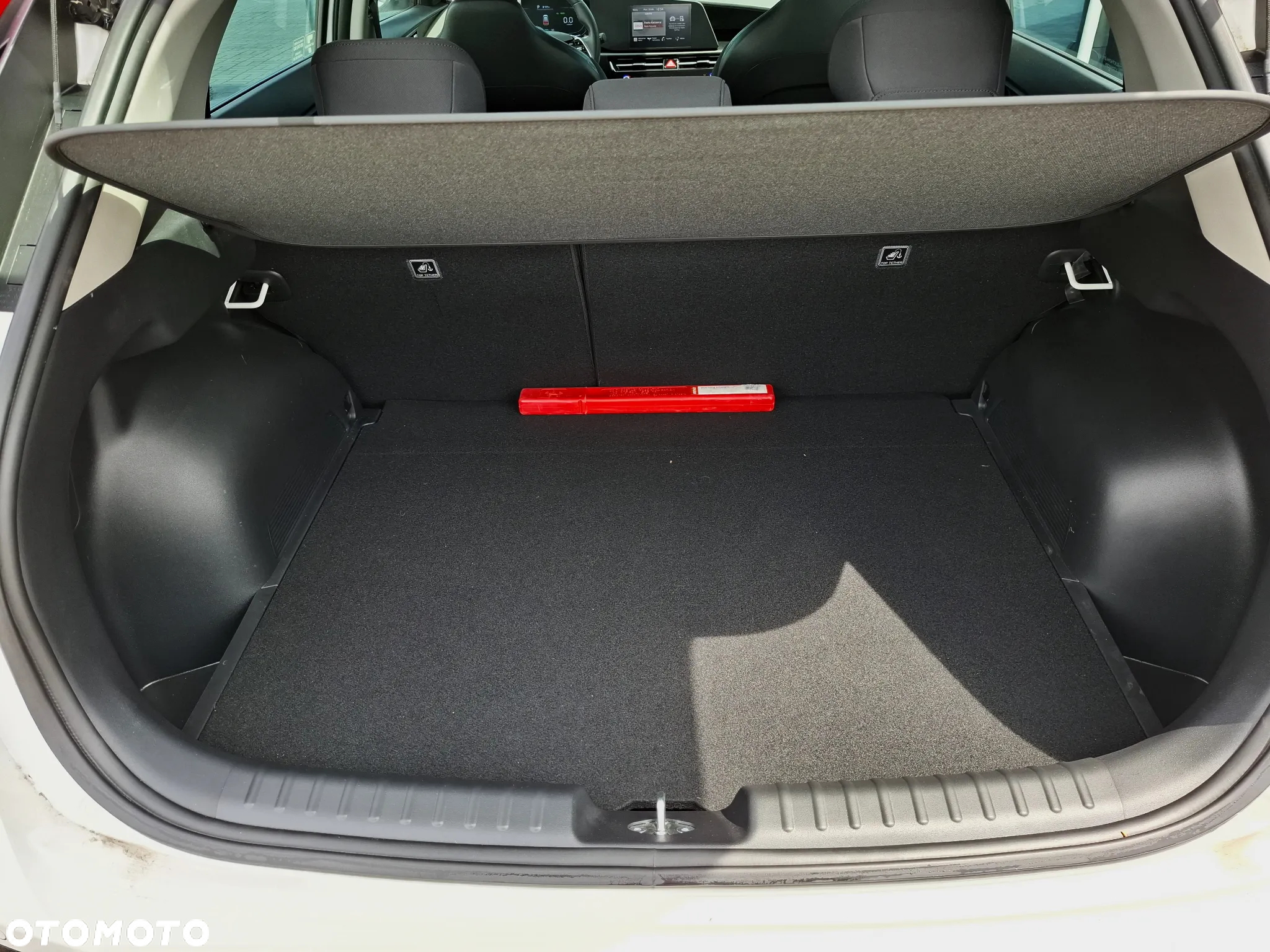 Kia Niro 1.6 GDI Hybrid M - 30