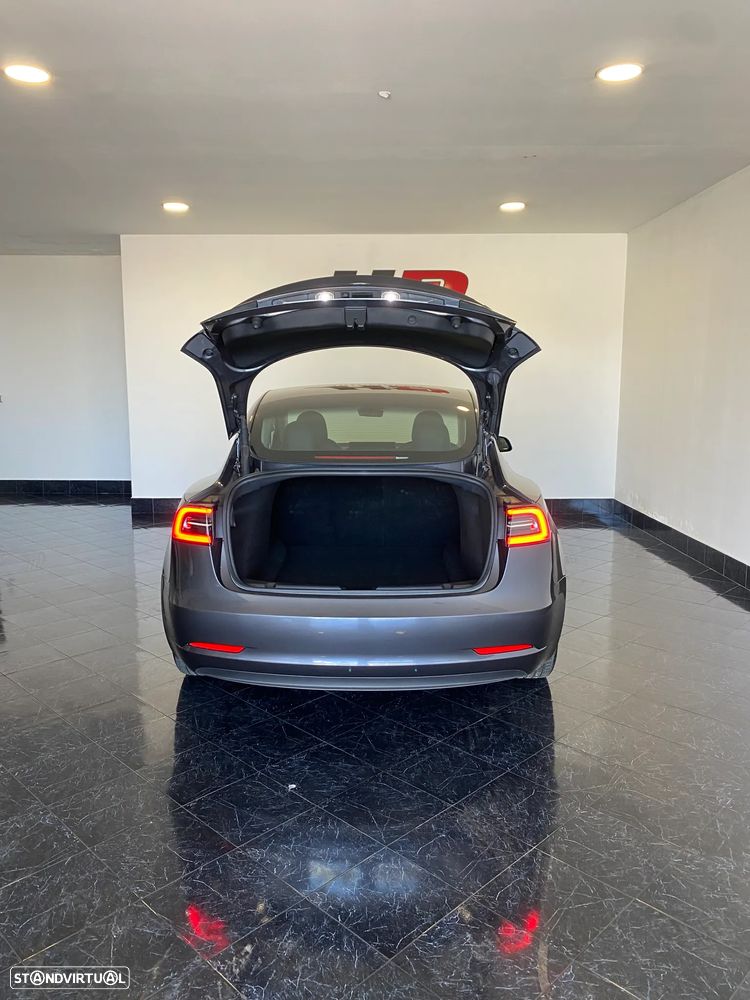 Tesla Model 3 Long Range Tração Traseira - 43