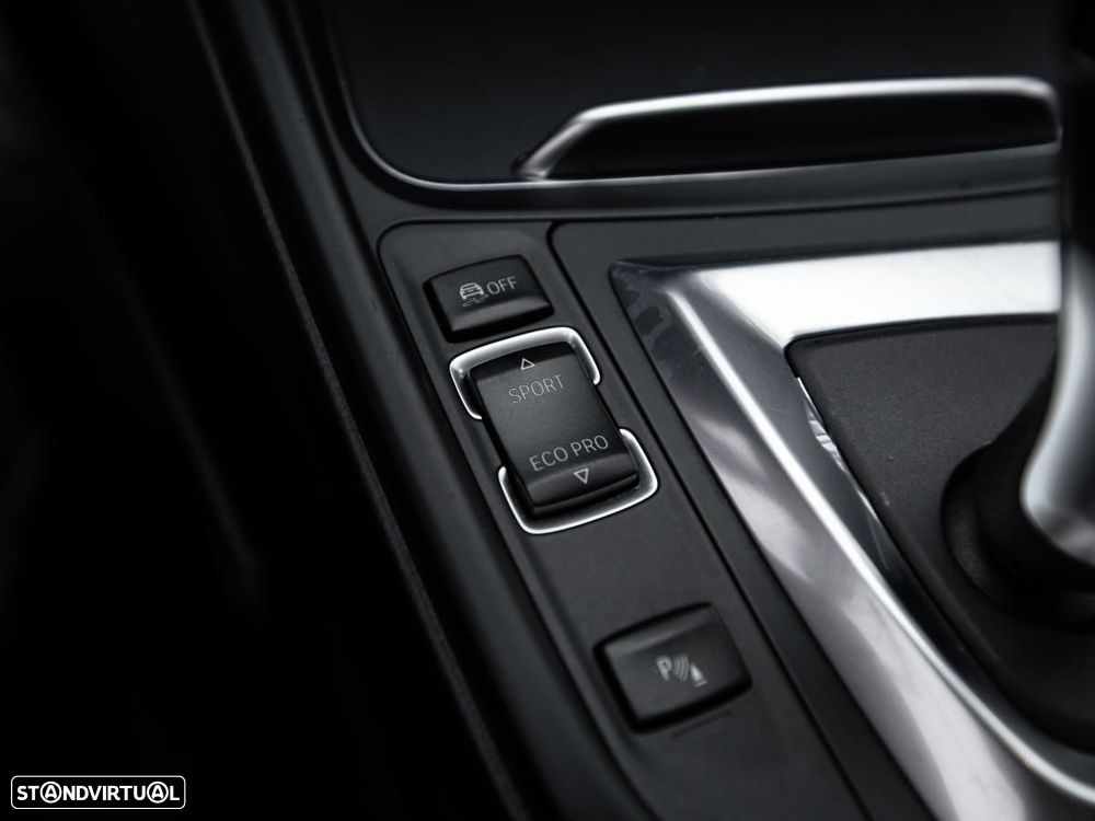 BMW 330 e iPerformance — fotografia 19