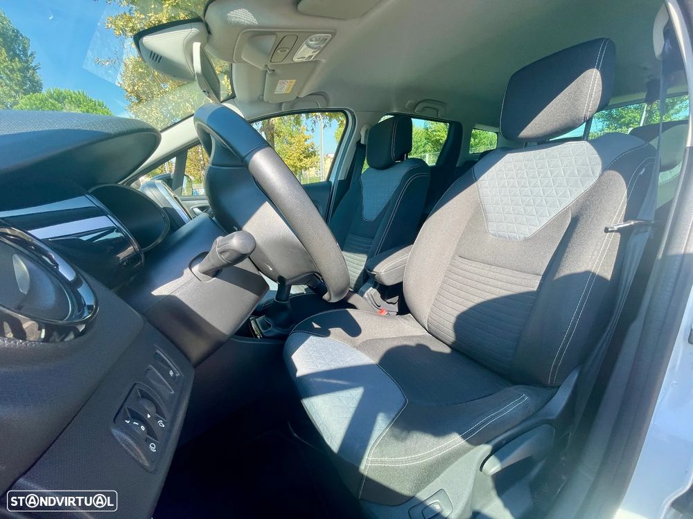 Renault Clio Sport Tourer 0.9 TCE Dynamique S - 2