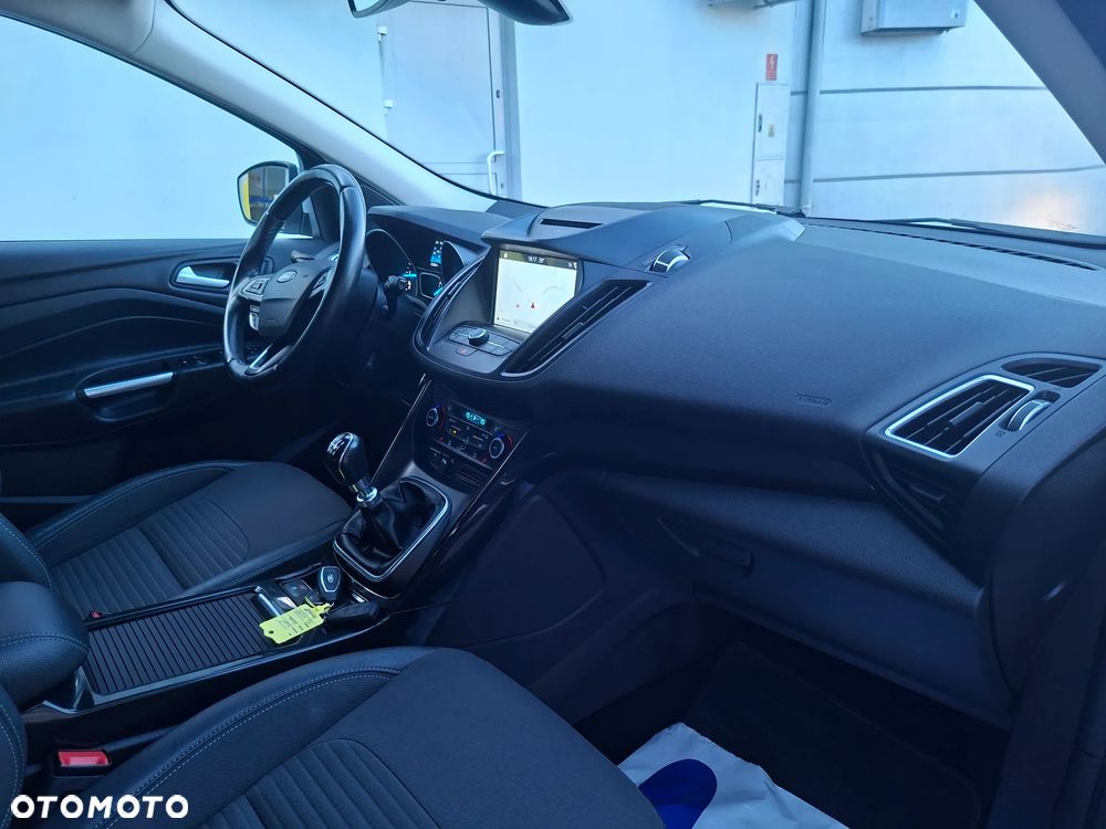 Ford Kuga 2.0 TDCi 2x4 Black & Silver - 36
