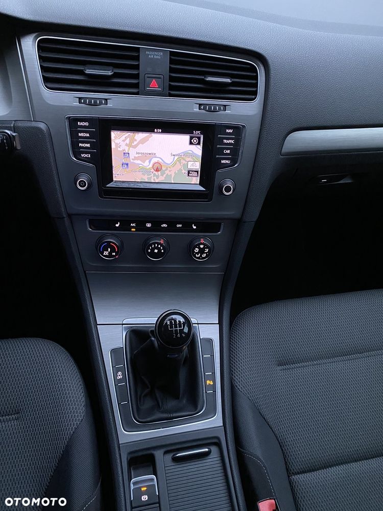 Volkswagen Golf 1.6 TDI DPF BlueMotion - 8
