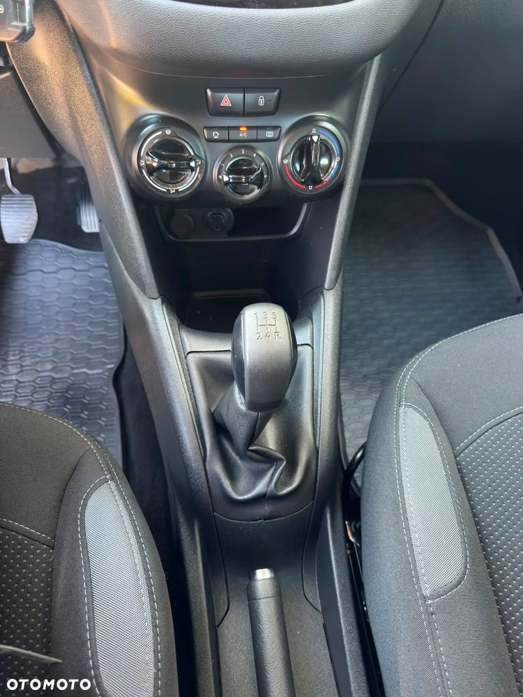 Peugeot 208 - 12