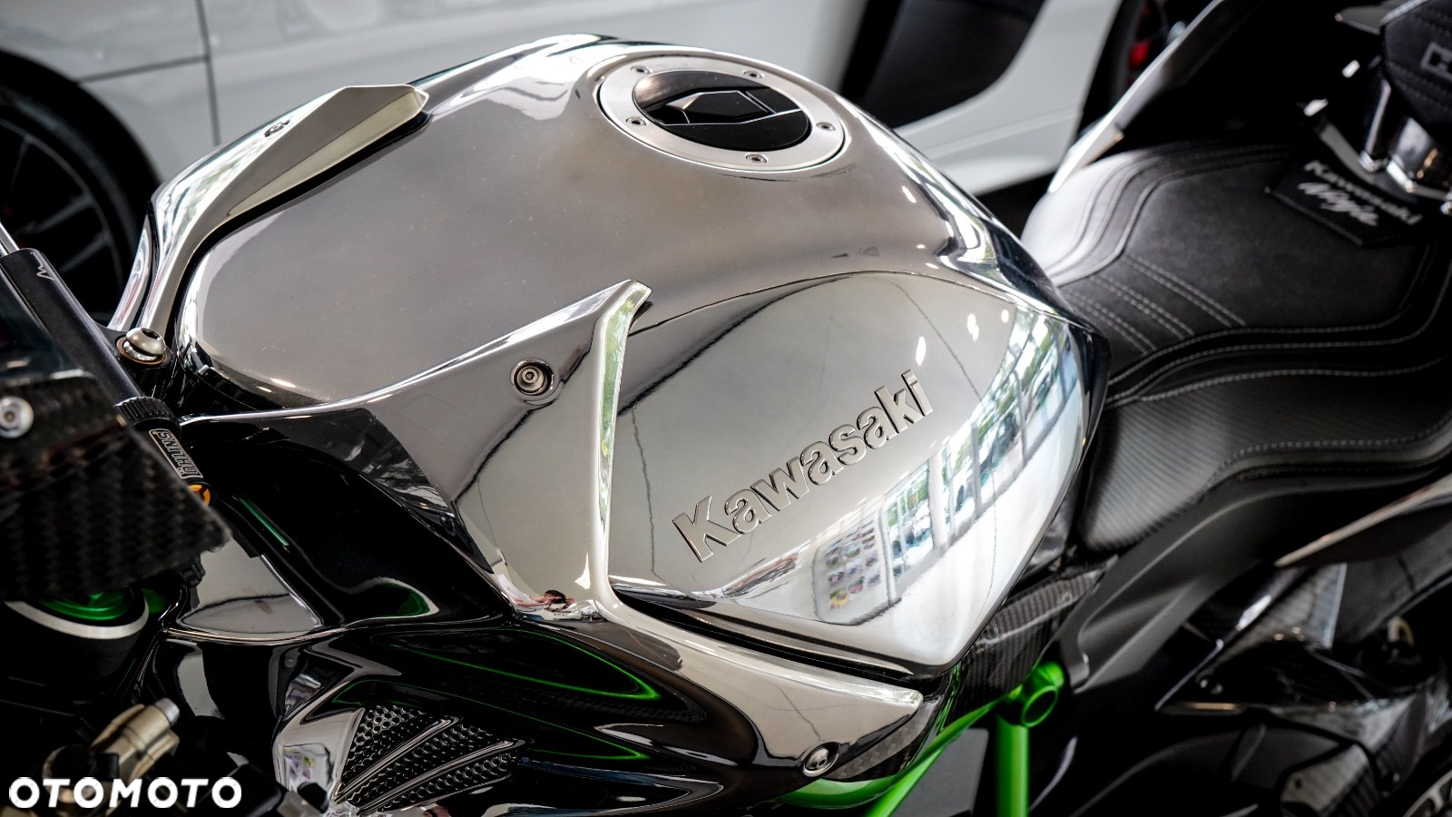 Kawasaki H2 - 10