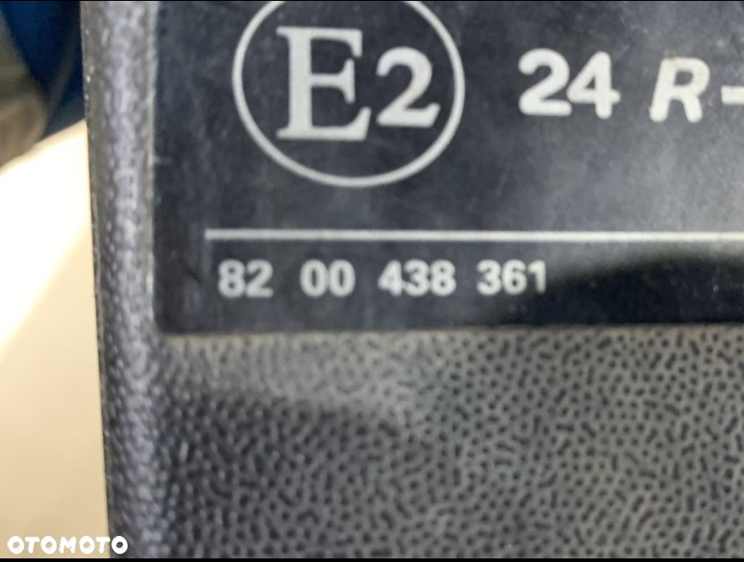 8200438361 pokrywka skrzynki bezpieczników renault megane grand scenic 2 II - 3