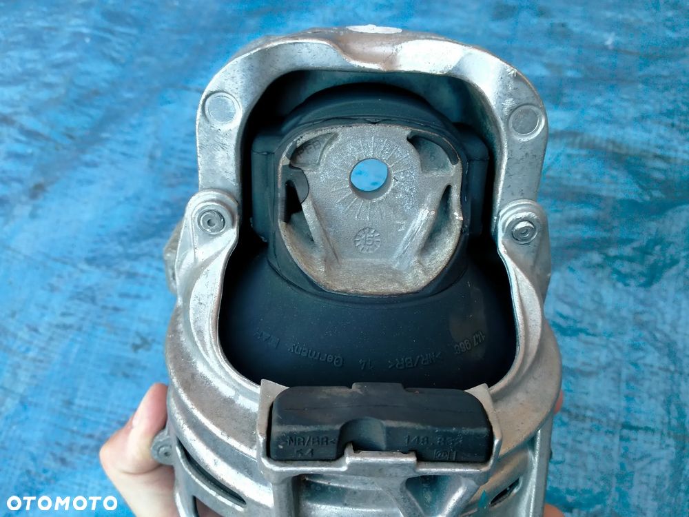 AUDI Q7 4M 3.0 TDI LEWA PODUSZKA SILNIKA 4M0199371C / ORYGINALNA - 8