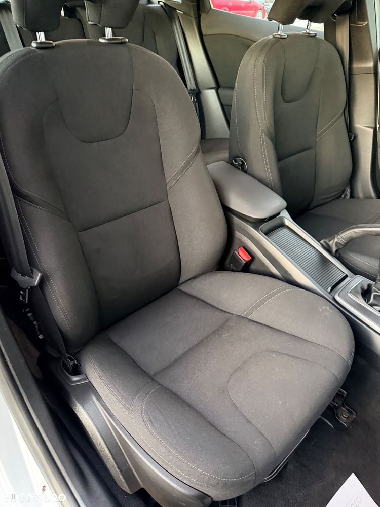 Volvo V40 D2 Kinetic - 16