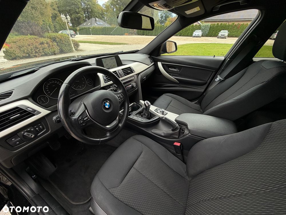 2015 BMW Seria 3 318d Advantage, photograph 9