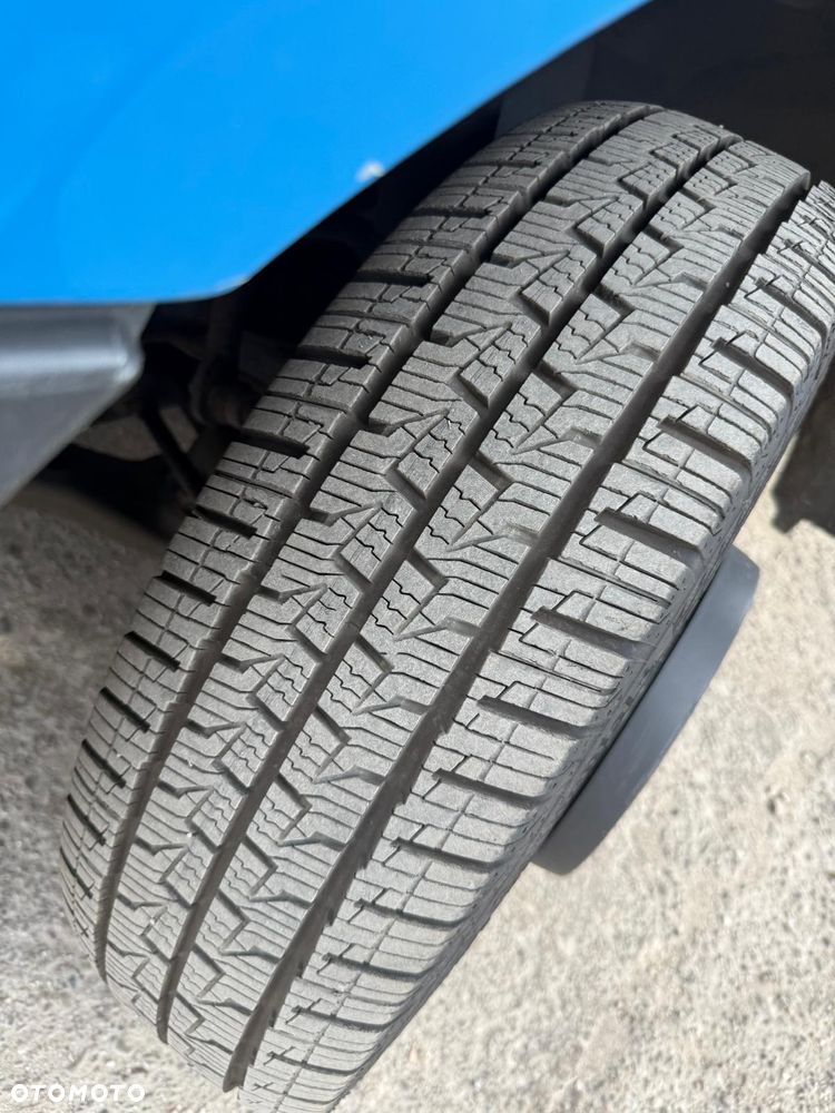 Mercedes-Benz Sprinter - 11