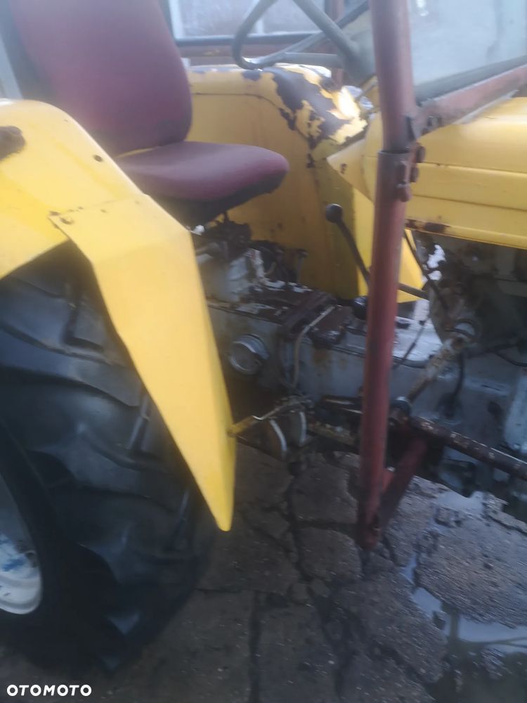 Sprzedam tył ciągnika C330 - 15