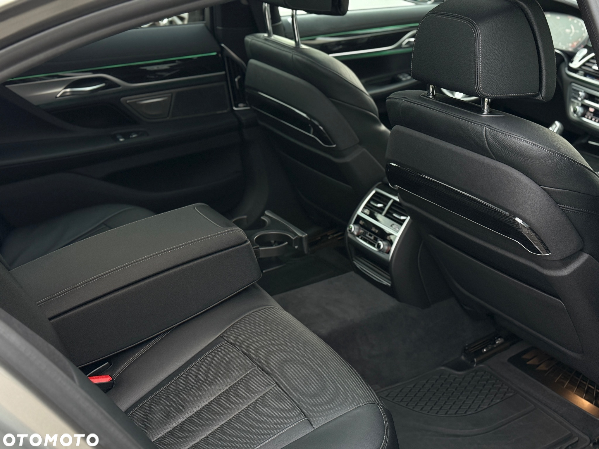 BMW Seria 7 740Li sport - 19