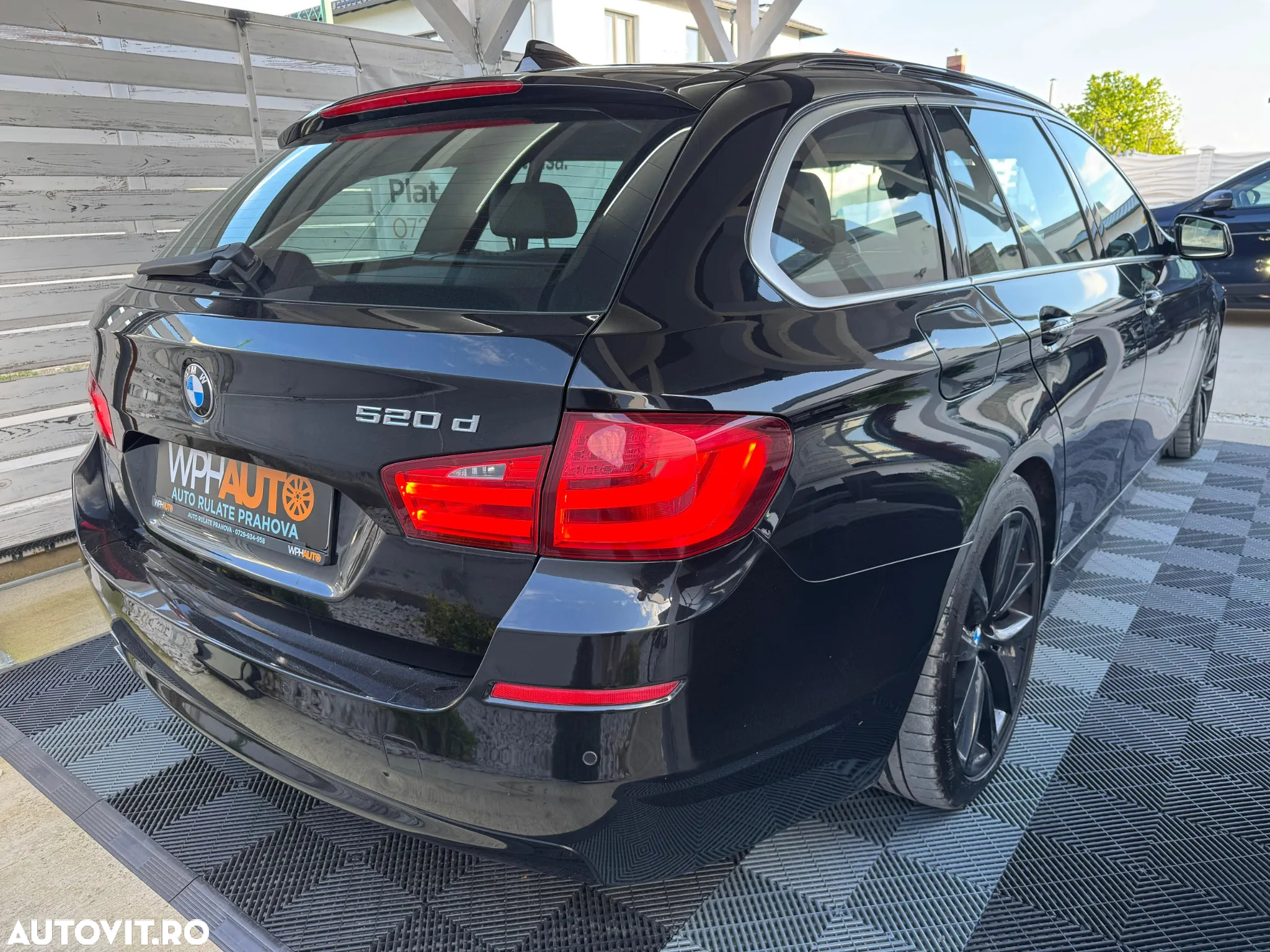 BMW Seria 5 520d Touring Sport-Aut. - 16