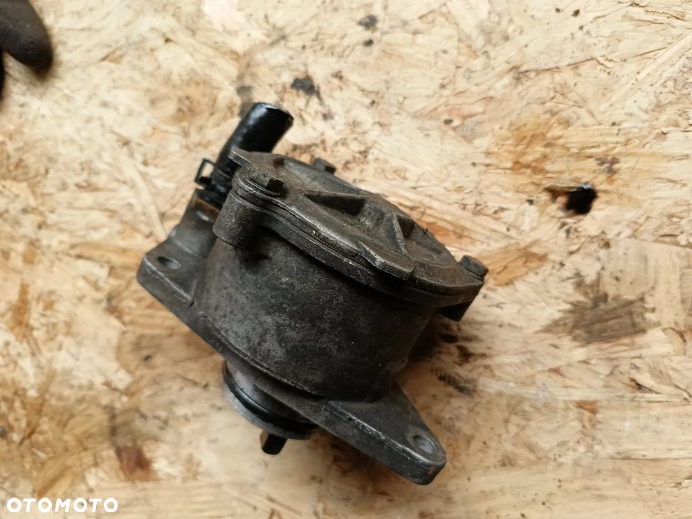 BMW E46 3,0 TD POMPA VACUM 961/10885 - 1