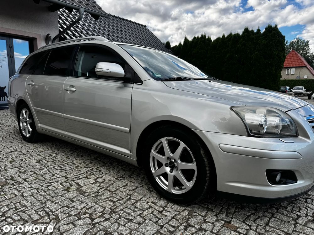 Toyota Avensis 1.8 VVT-i Executive - 11