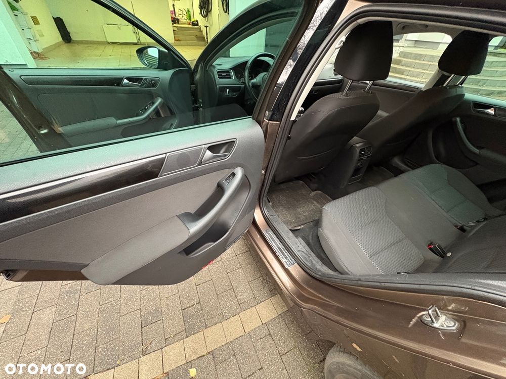 Volkswagen Jetta 1.4 TSI Comfortline - 23