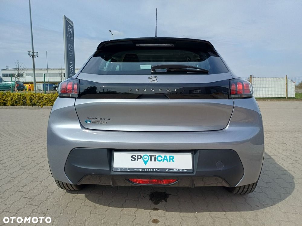 Peugeot 208 - 5