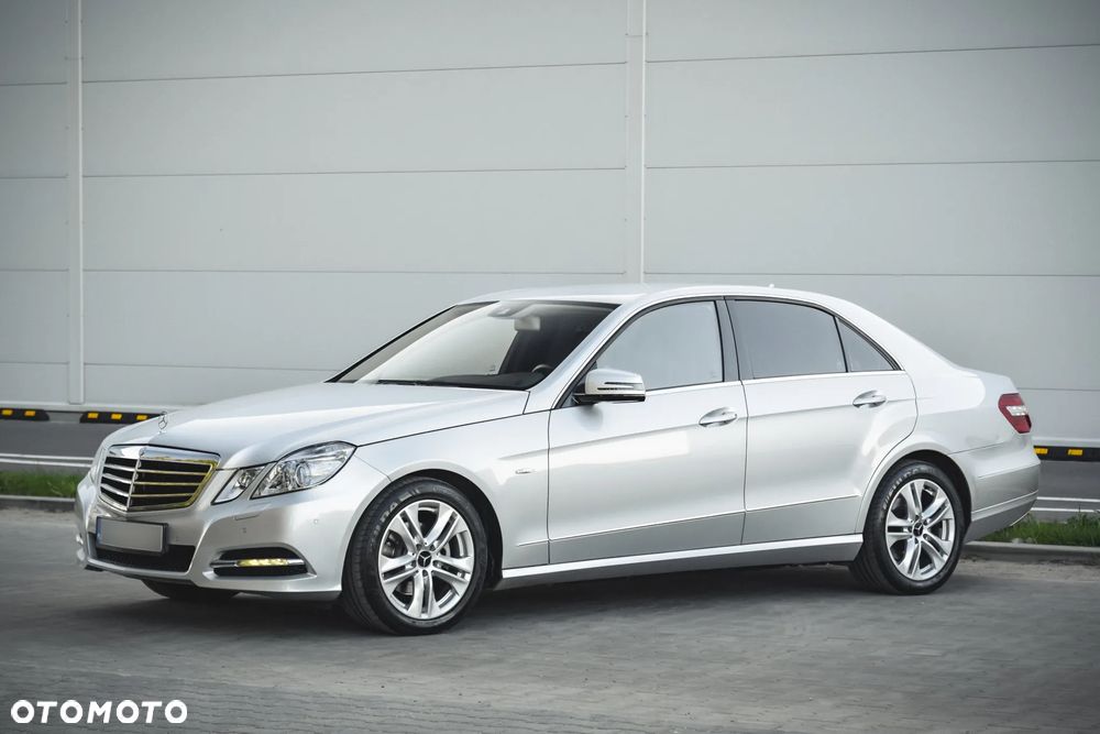 Mercedes-Benz Klasa E 200 CGI BlueEFFICIENCY 7G-TRONIC Avantgarde - 8