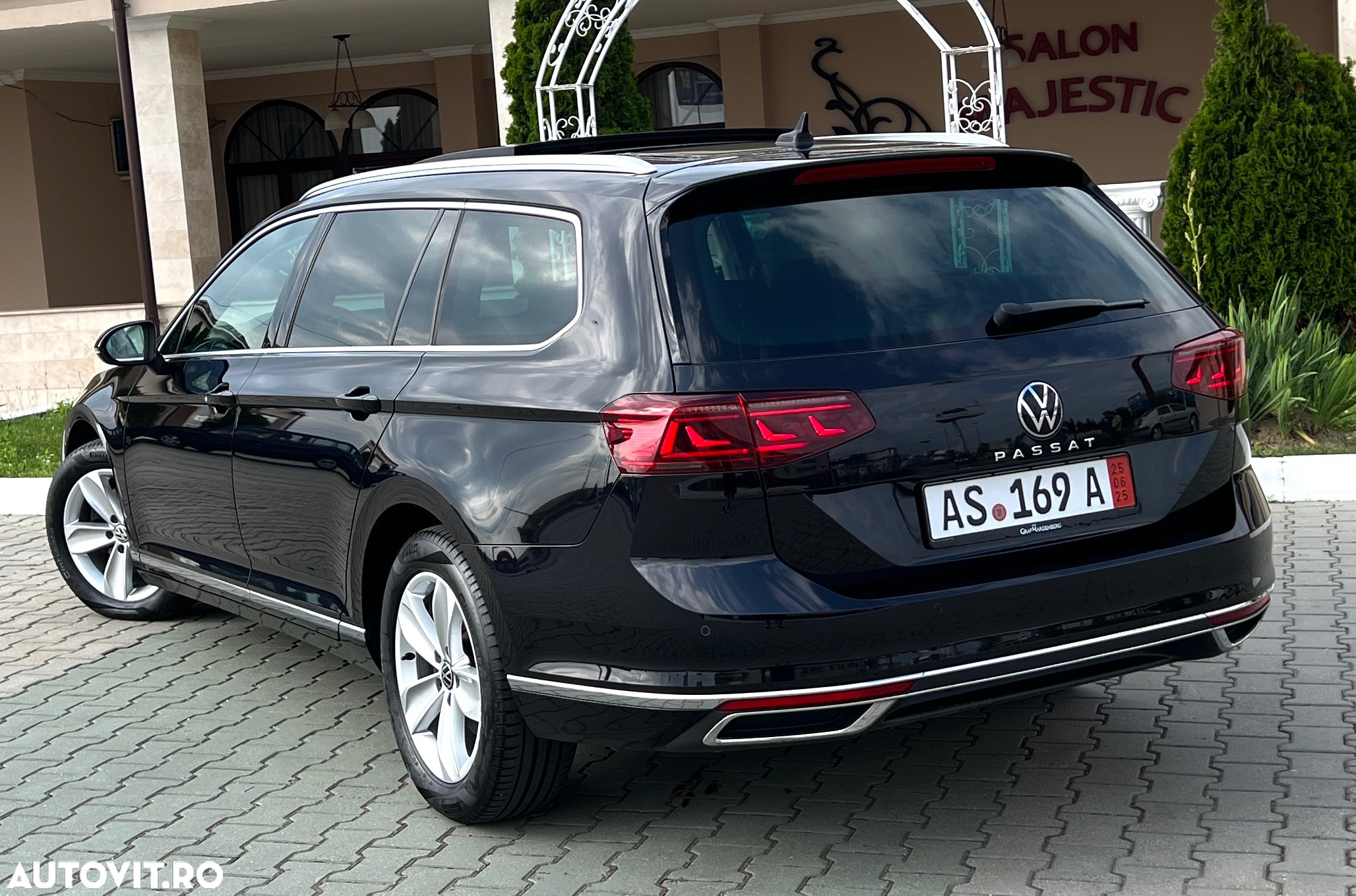 Volkswagen Passat Variant 2.0 TDI DSG Elegance - 3
