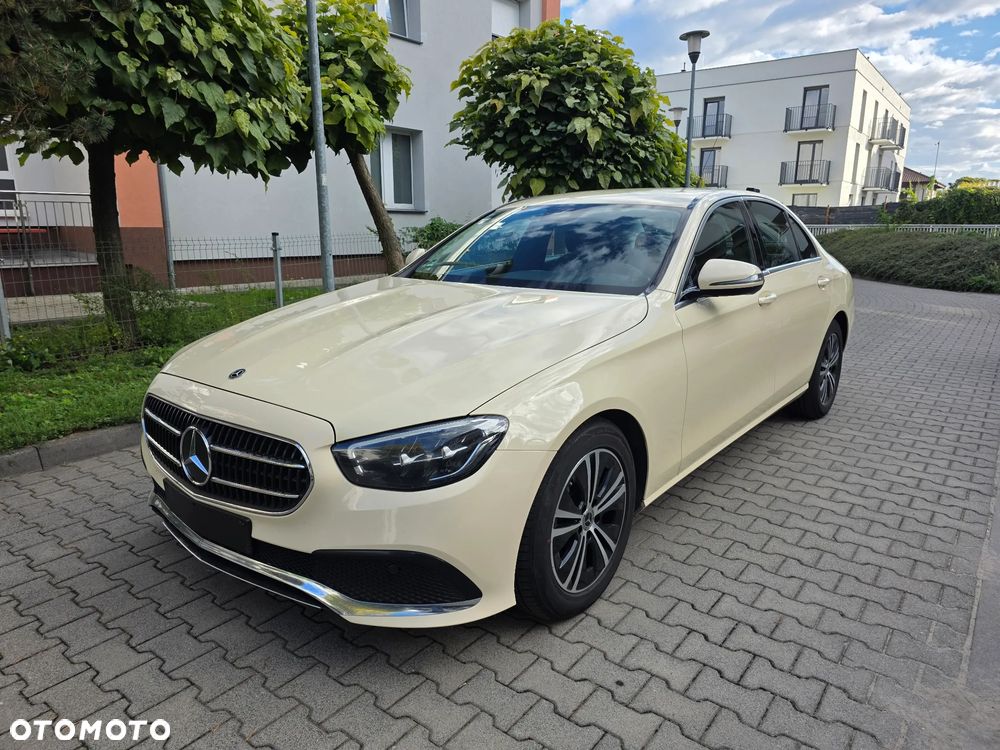 Mercedes-Benz Klasa E 220 d 4Matic 9G-TRONIC Avantgarde - 2