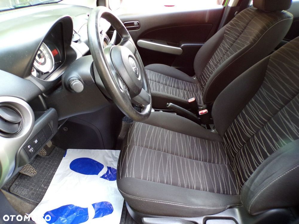 Mazda 2 - 30