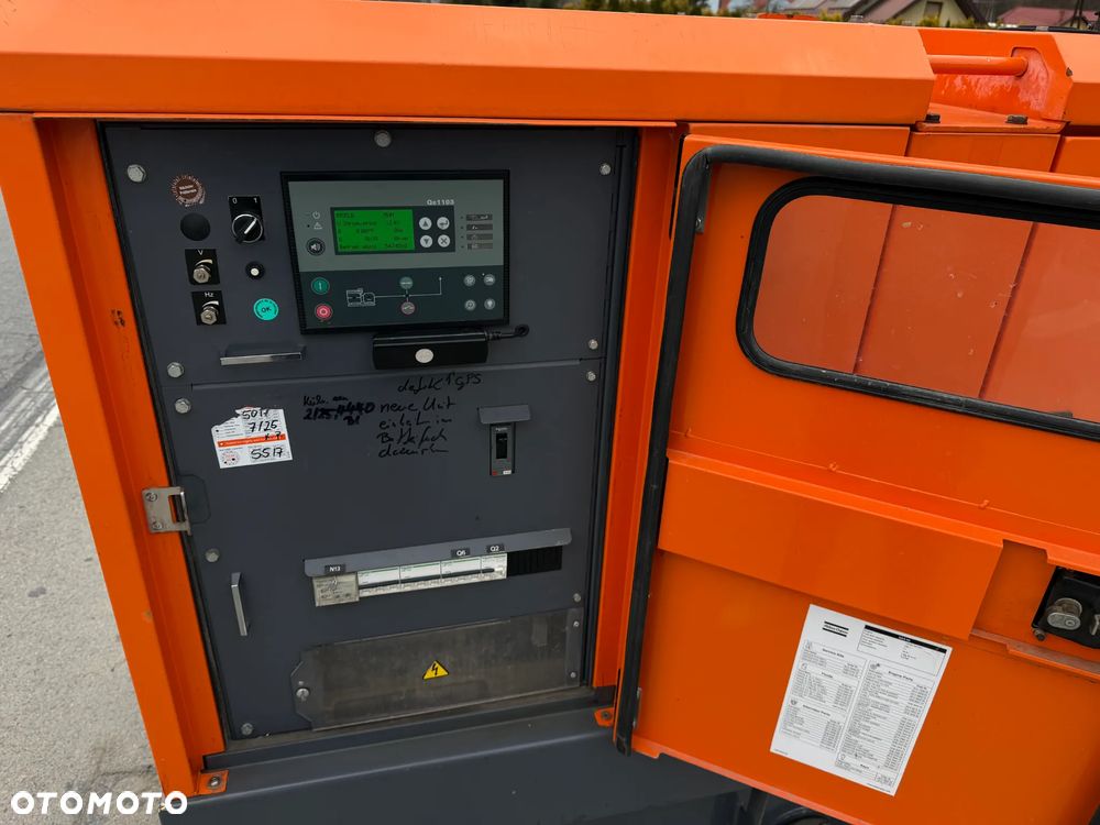 Atlas Copco QAS 60 ST3 Agregat Prądotwórczy Wyciszony GENERATOR 60 KW 2018r. JAK NOWY z Norwegii 5474 mtg Silnik PERKINS 4 cylindry. Prądnica Leroy-Somer. Maszyna działa wzorowo! Nie posiada ani deka zniszczeń! Pochodzi z Upadłośći Norweskiej. Okazja pełny ORYGINAŁ. Maszyna po serwisach w autoryzowanym oddziale. Kolejny serwis dopiero za 2 tysiące mtg. Agregat Gotowy do pracy!! - 7