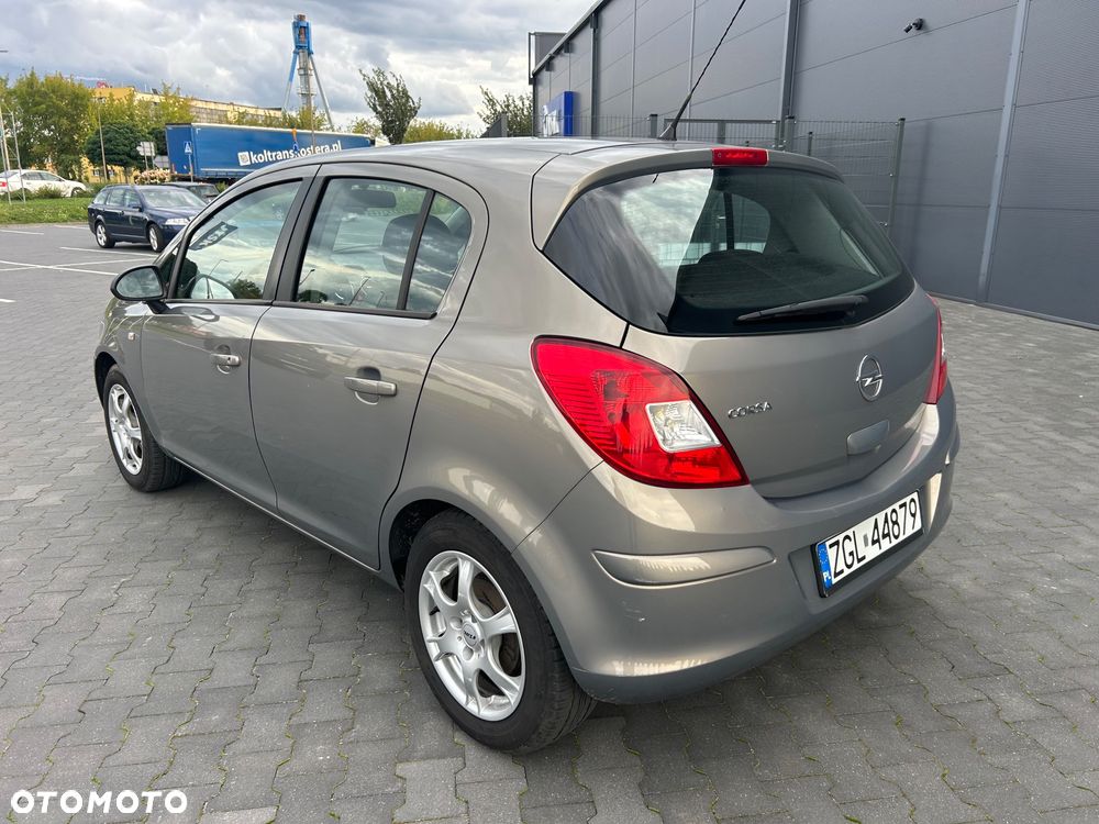 Opel Corsa - 4
