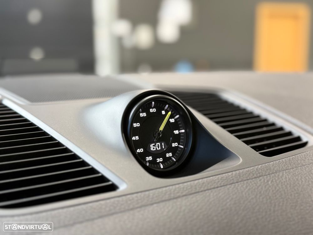 Porsche Cayenne Coupé E-Hybrid - 35