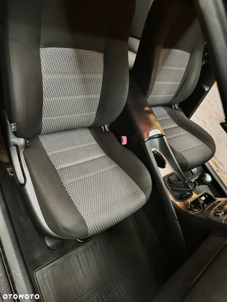 Toyota Avensis 2.0 D-4D Sol - 9