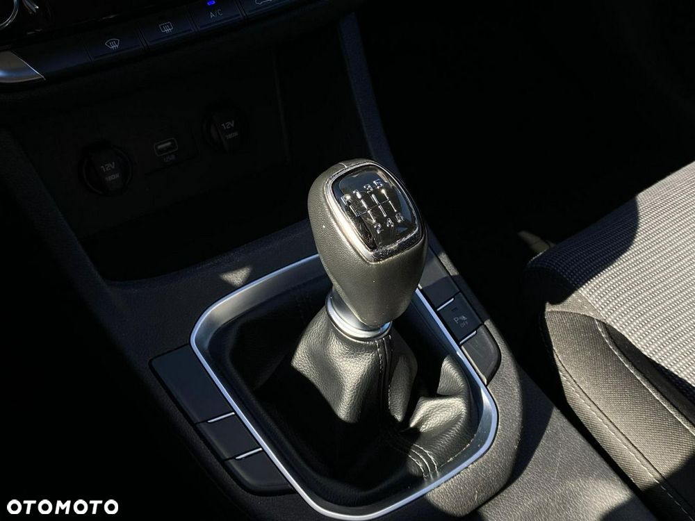 Hyundai i30 1.5 DPI Modern - 26
