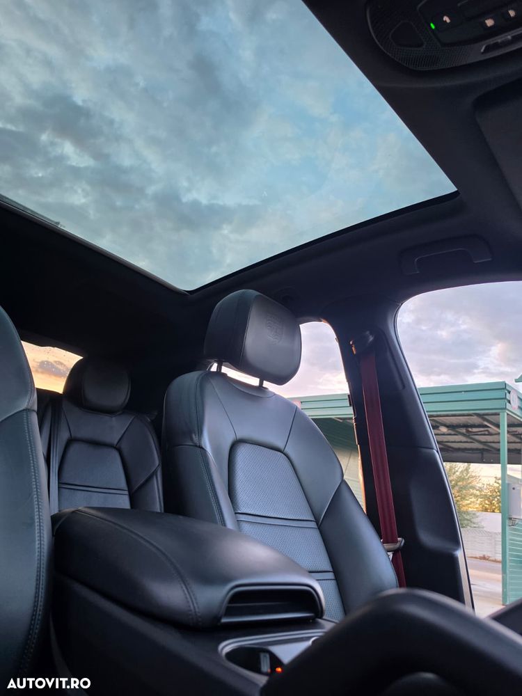 Porsche Cayenne Coupe E-Hybrid - 21