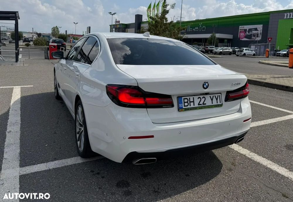 BMW Seria 5 530i AT MHEV - 14