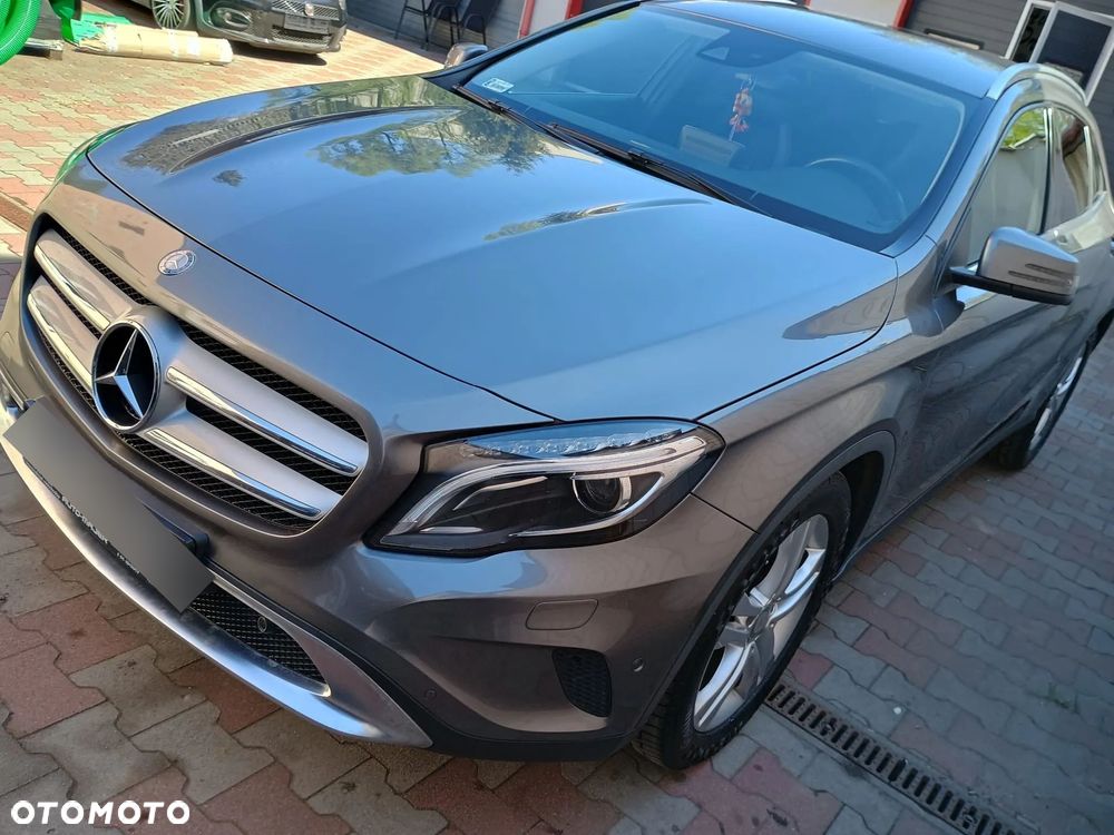 Mercedes-Benz GLA 200 7G-DCT - 3