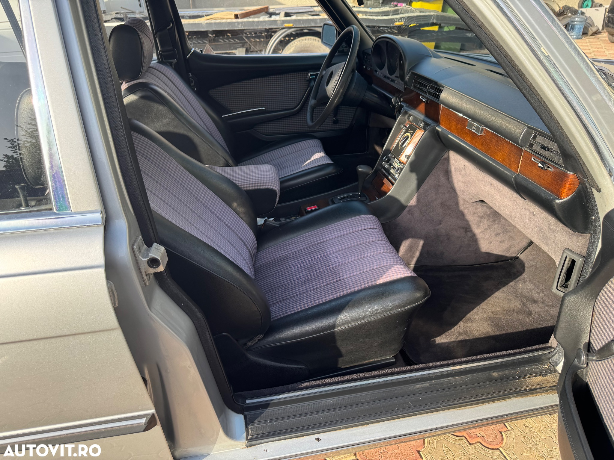 Mercedes-Benz W116 - 33