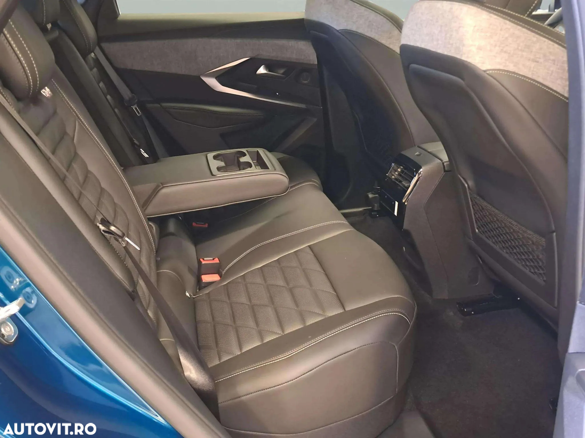 Peugeot 3008 1.6L 195 e-DCT7 PHEV GT - 8