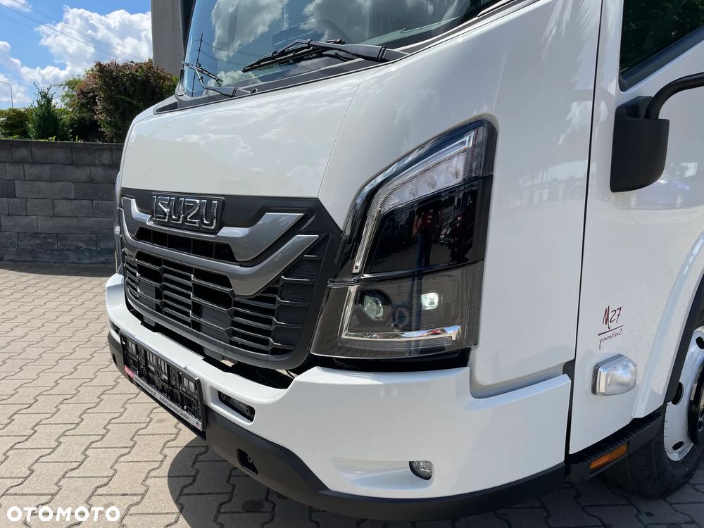 Isuzu M27 GENERATION 2 - 5