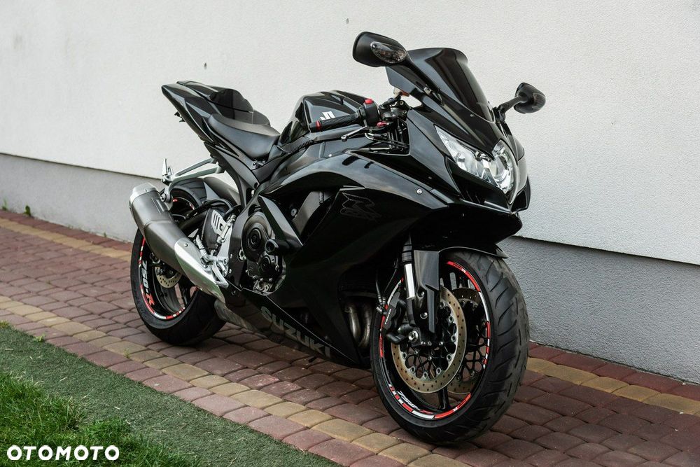 Suzuki GSX-R - 1