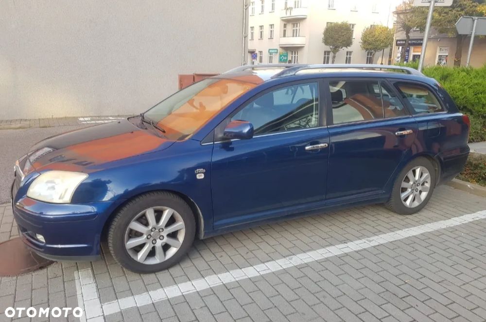 Toyota Avensis - 2