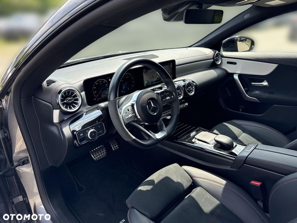 Mercedes-Benz CLA - 11