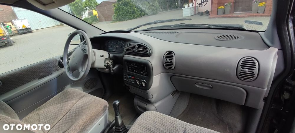 Chrysler Voyager - 9
